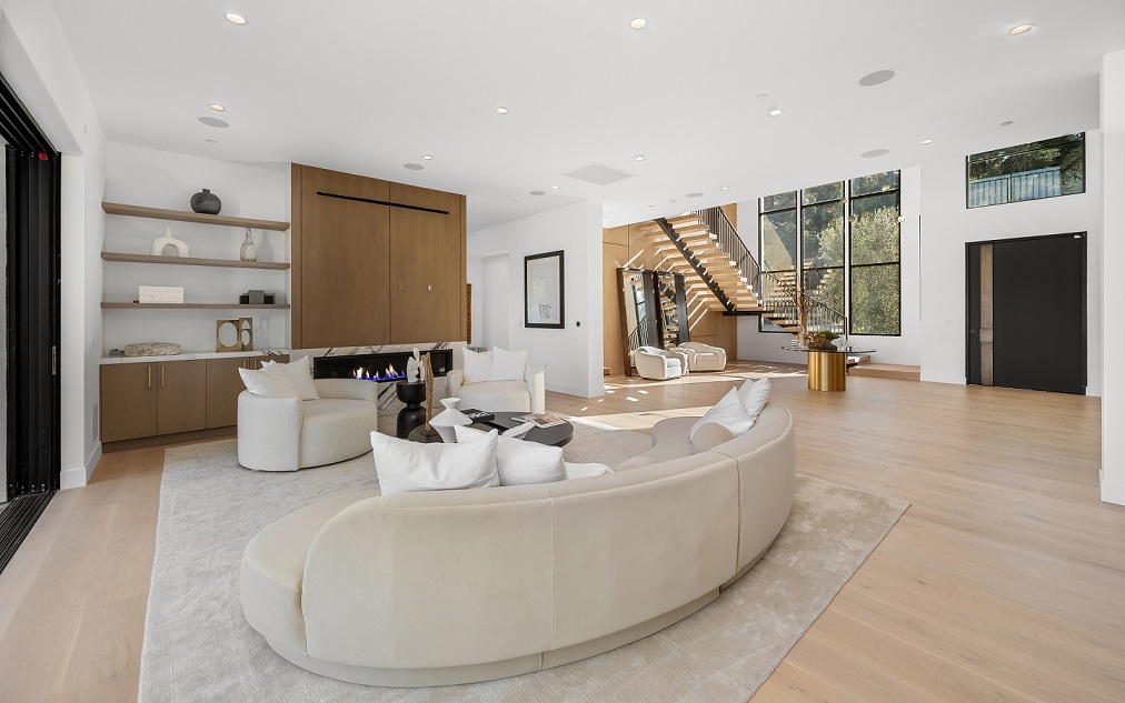 Airbnb and short-term rental turnover cleaning for guest-ready homes in South Denver Metro